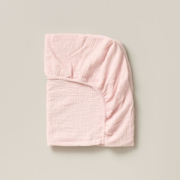 Pink fitted sheet in muslin 90x200 cm made from organic cotton from Petite Amélie