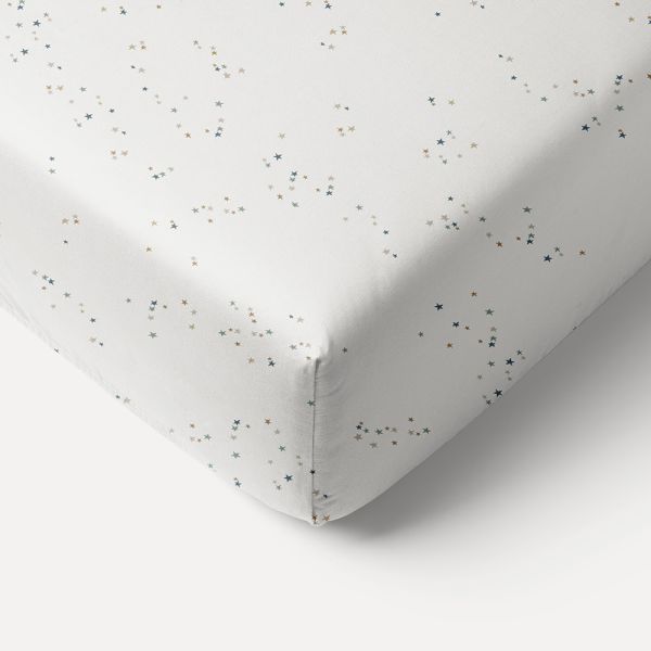 Star print fitted sheet 60x120 cm made of cotton in off white from Petite Amélie 