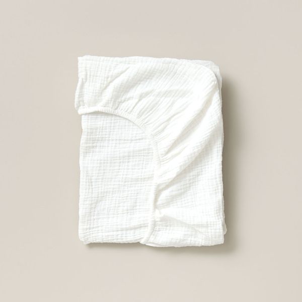 White fitted sheet in muslin 90x200 cm made from organic cotton from Petite Amélie