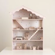 Beautiful Wooden Dolls House in Pink ✔️ Petite Amélie