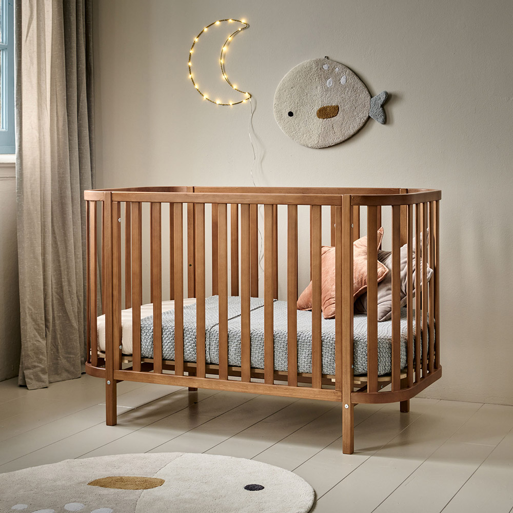 Oval crib COCOON with round design Petite Amelie